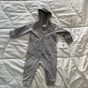 Nike Gray Hooded baby onesie with hood. 9m BNWT. Smoke free home